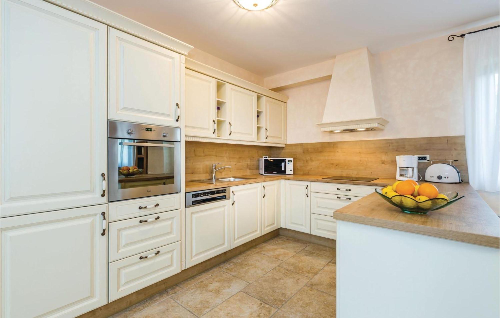 Beautiful Home In Turcic With Wifi Вантачичи Экстерьер фото
