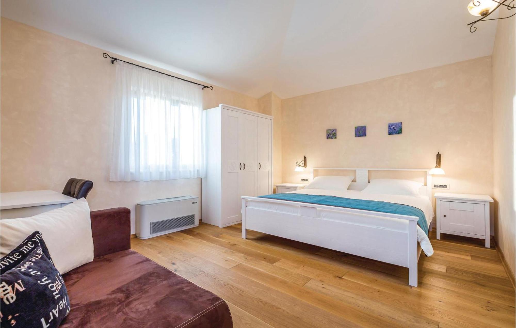 Beautiful Home In Turcic With Wifi Вантачичи Экстерьер фото