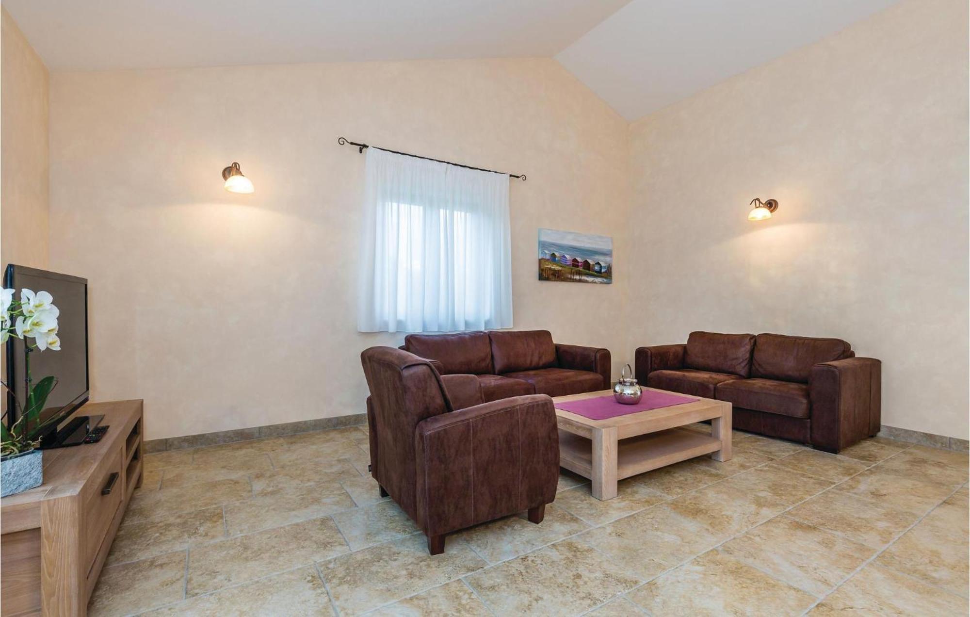 Beautiful Home In Turcic With Wifi Вантачичи Экстерьер фото